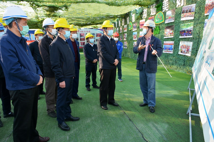 0220【工程公司】省委常委、省紀(jì)委書記劉學(xué)新一行調(diào)研廈門第二西通道工程疫情防控及復(fù)工情況2_調(diào)整大小.jpg