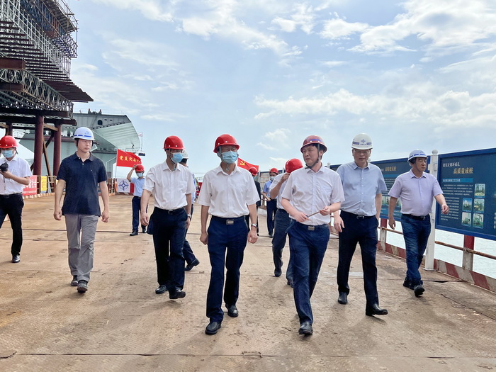 0602【工程公司】福建省委常委、廈門市委書記調(diào)研翔安大橋項目建設(shè)情況_調(diào)整大小.jpg
